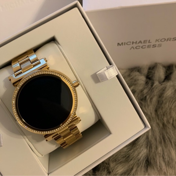 Michael Kors Gold Smart Watch - Picture 1 of 3